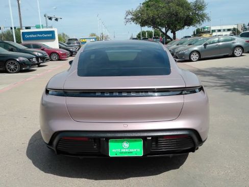 Used 2022 Porsche Taycan RWD image 9