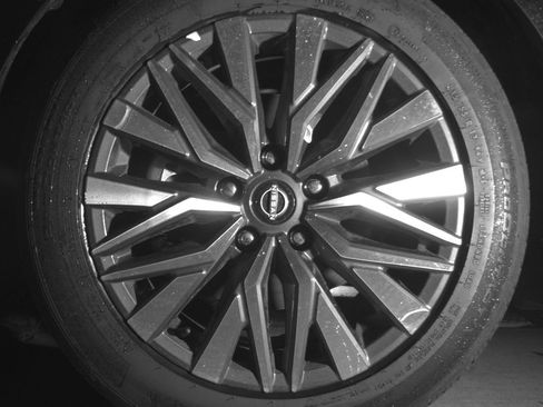 Used 2025 Nissan Altima 2.5 SV image 12