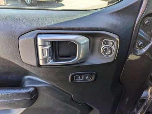 Used 2021 Jeep Wrangler Unlimited Sport image 19