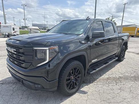 Used 2023 GMC Sierra 1500 Elevation w/ LPO, Elevation Black Package AWD/4WD image 3