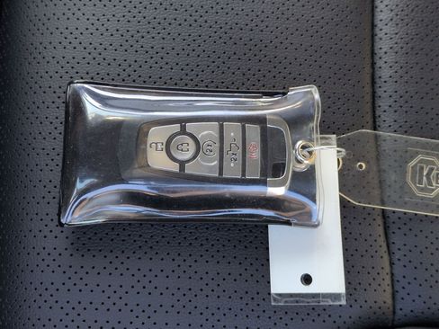 Used 2026 Ford F250 Lariat w/ Black Appearance Package image 36