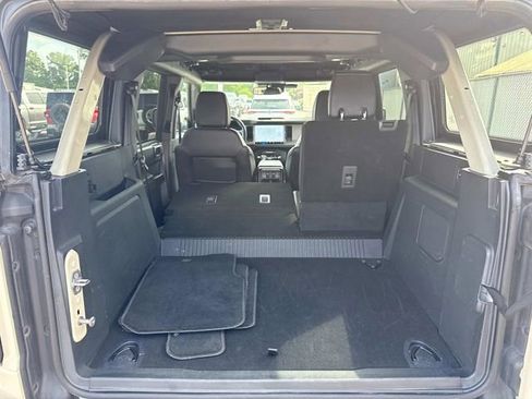 Used 2025 Ford Bronco Outer Banks AWD/4WD image 13