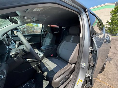 Used 2025 Chevrolet Blazer LT FWD image 37