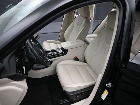 Certified 2022 Buick Envision Essence w/ Safety Package image 11