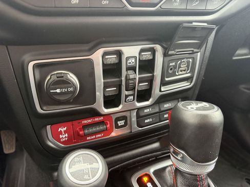 Used 2018 Jeep Wrangler Unlimited Rubicon AWD/4WD image 18