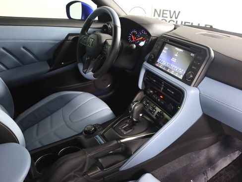 Used 2024 Nissan GT-R Premium w/ Floor Mat Package image 25
