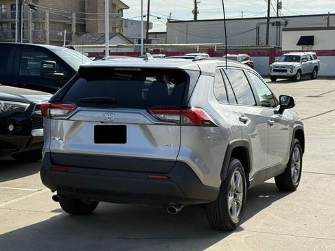 Used 2025 Toyota RAV4 XLE FWD image 4