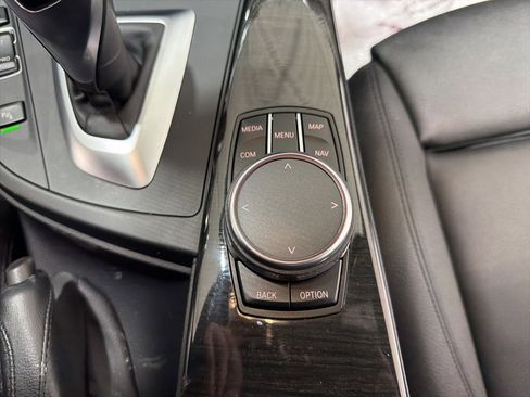 Used 2018 BMW 330i xDrive Sedan w/ Convenience Package image 19