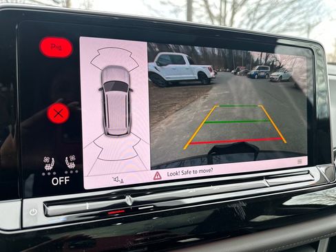 New 2026 Volkswagen Atlas Peak Edition image 10