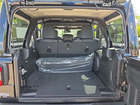 New 2026 Jeep Wrangler Unlimited Rubicon AWD/4WD image 12