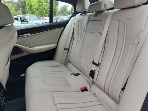 Used 2019 BMW 530e w/ Convenience Package RWD image 6
