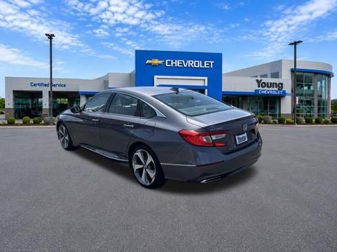 Used 2018 Honda Accord Touring image 5