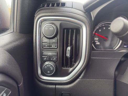 Used 2020 Chevrolet Silverado 1500 LT w/ All-Star Edition image 21