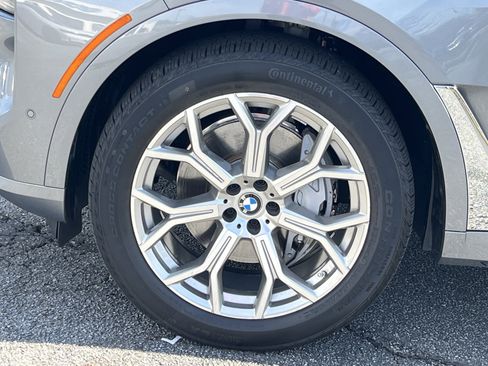 Used 2025 BMW X7 xDrive40i w/ Parking Assistance Package image 30