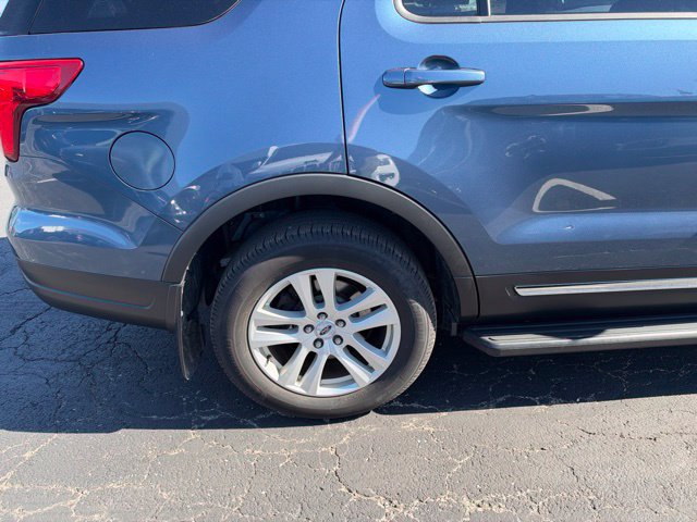 Used 2018 Ford Explorer XLT w/ Equipment Group 202A AWD/4WD image 14