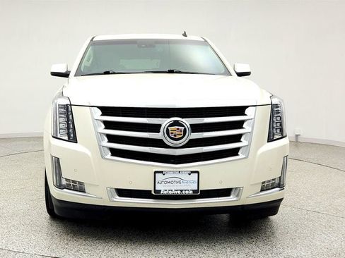 Used 2015 Cadillac Escalade Luxury AWD/4WD image 2