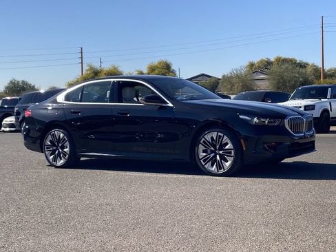 Used 2025 BMW 530i RWD image 4