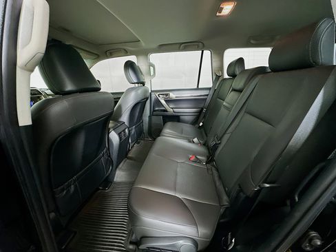 Used 2017 Lexus GX 460 image 28