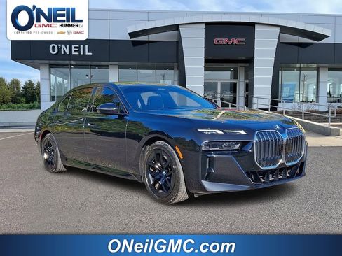 Used 2025 BMW 740i xDrive image 1