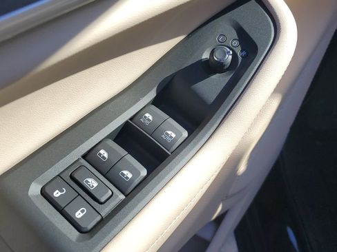 New 2025 Jeep Grand Cherokee L Limited w/ Black Appearance Package image 21