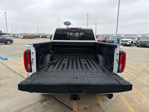 Used 2023 GMC Sierra 2500 Denali w/ Denali Ultimate Package AWD/4WD image 7