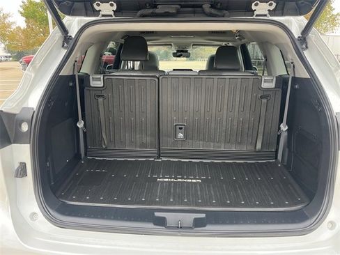 Used 2022 Toyota Highlander Limited image 33
