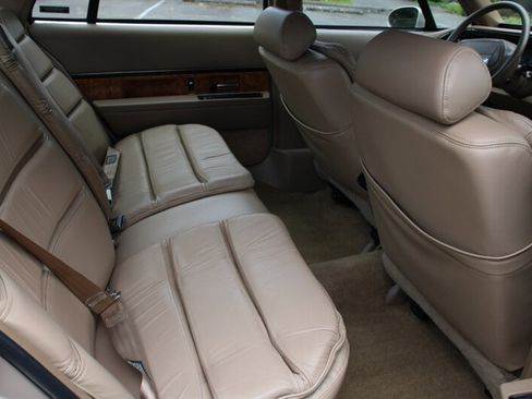 Used 1992 Buick Le Sabre Limited FWD image 6
