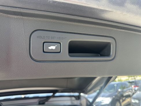 Certified 2025 Honda Pilot Elite image 11