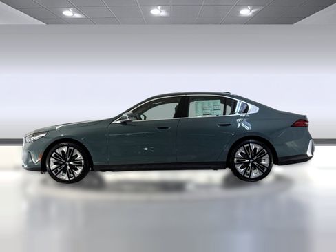 New 2026 BMW 530i image 2