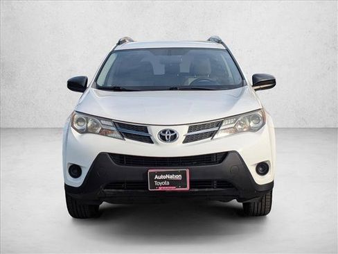 Used 2014 Toyota RAV4 LE image 2