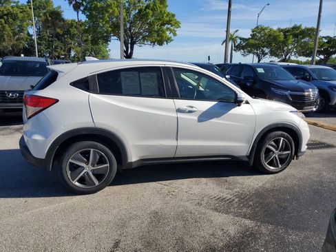 Used 2021 Honda HR-V EX-L image 8
