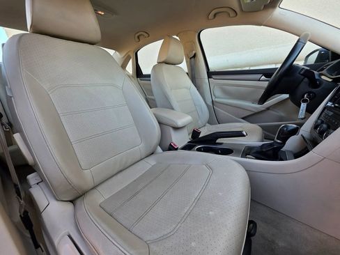 Used 2014 Volkswagen Passat 1.8T SE image 16