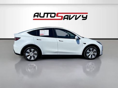 Used 2023 Tesla Model Y Long Range AWD/4WD image 8