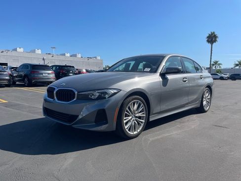 Used 2023 BMW 330i Sedan w/ Driving Assistance Package RWD image 5