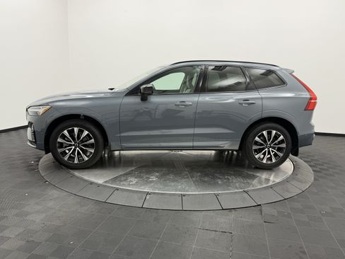 Certified 2023 Volvo XC60 B5 Plus w/ Climate Package FWD image 4