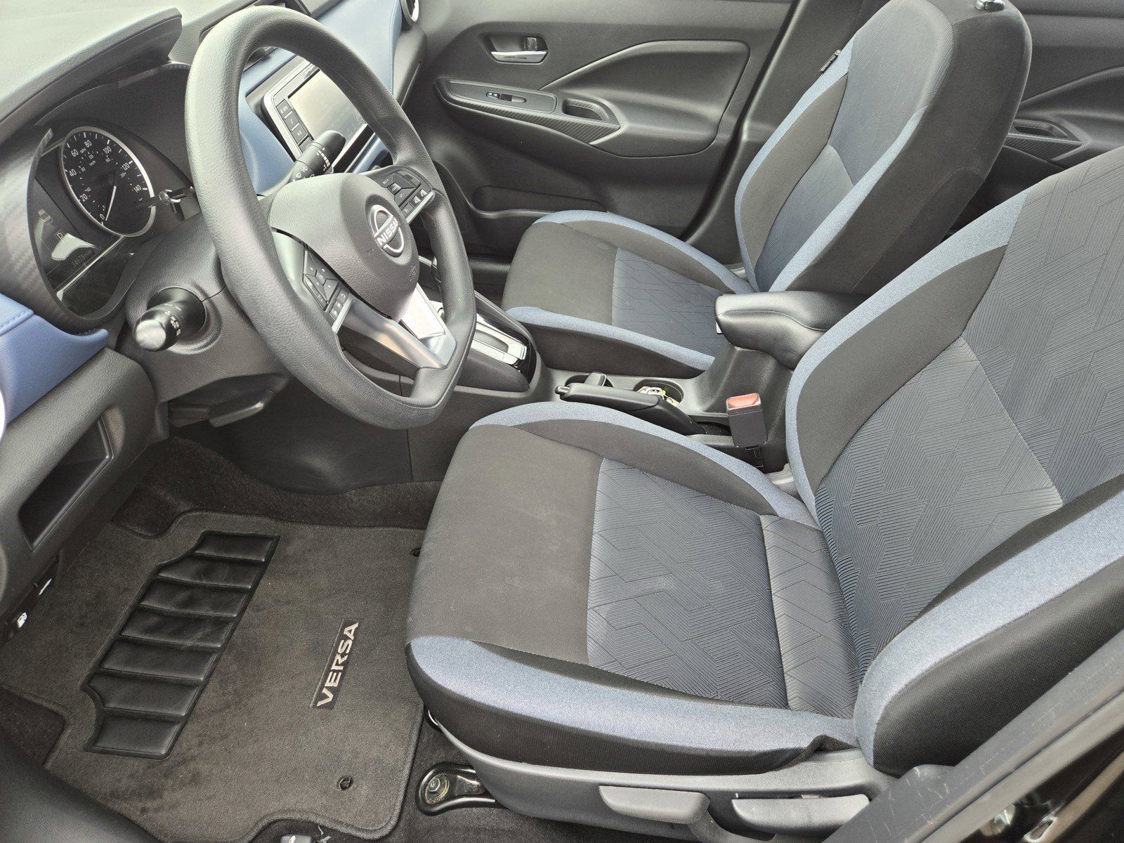 Used 2025 Nissan Versa SV FWD image 12