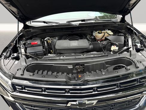 Used 2023 Chevrolet Suburban RST w/ Luxury Package AWD/4WD image 16