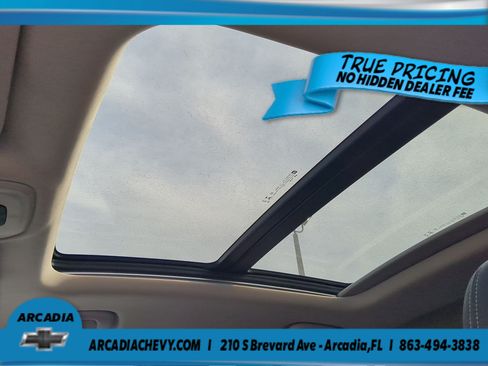Used 2023 Buick Encore GX Essence w/ Experience Buick Package FWD image 20