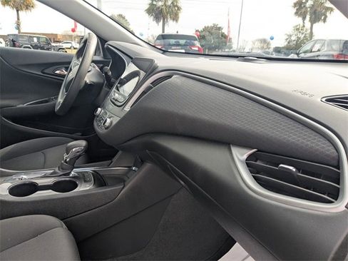 Used 2024 Chevrolet Malibu LT image 36