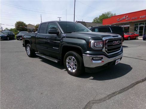 Used 2017 GMC Sierra 1500 SLE w/ SLE Value Package AWD/4WD image 12