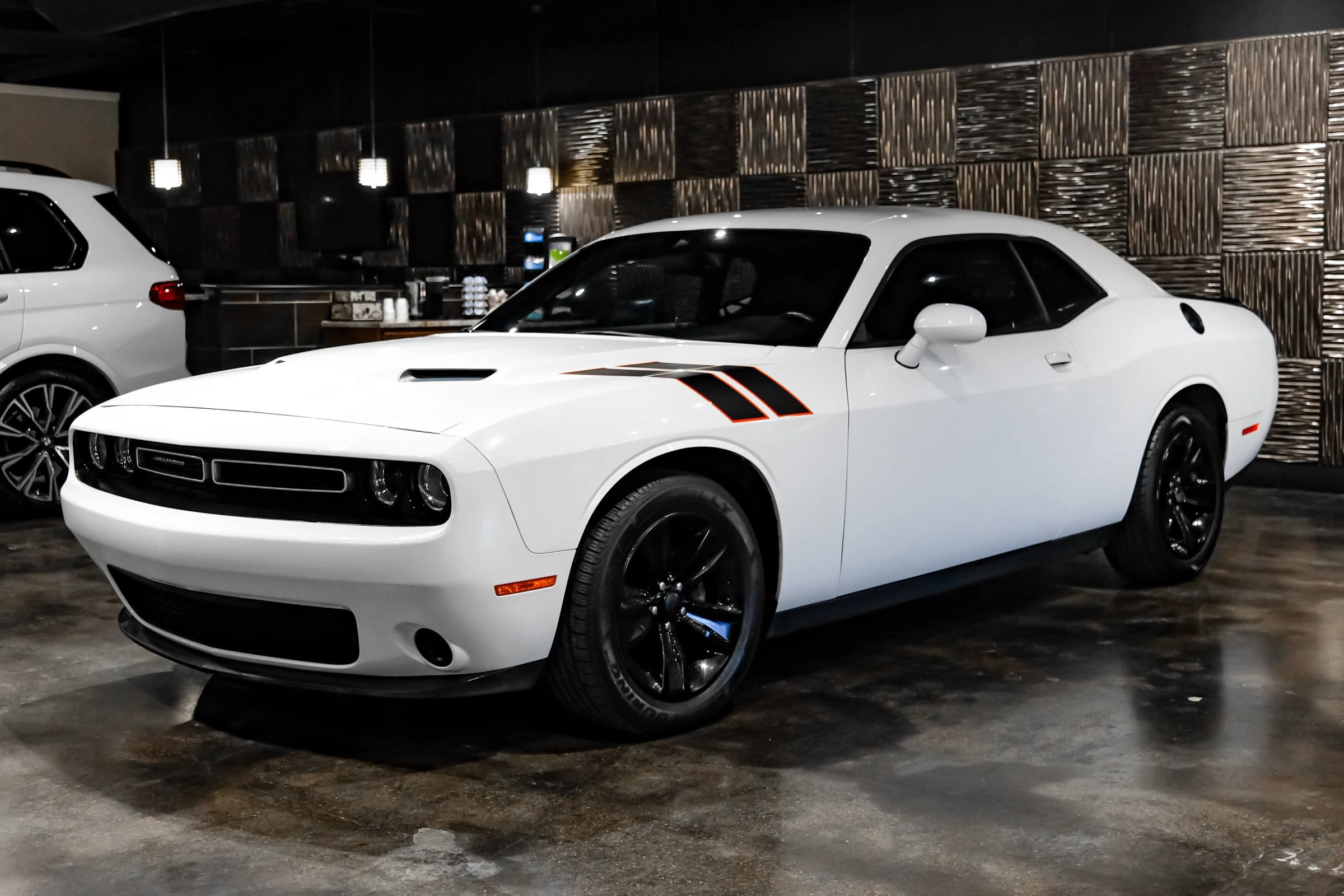 Used 2016 Dodge Challenger SXT RWD image 6