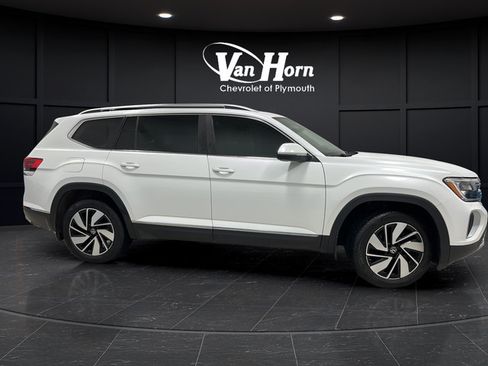 Used 2024 Volkswagen Atlas SEL AWD/4WD image 8