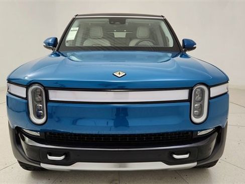 Used 2024 Rivian R1S Launch Edition image 2
