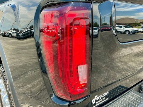 Used 2022 GMC Sierra 2500 Denali w/ Denali Ultimate Package AWD/4WD image 13
