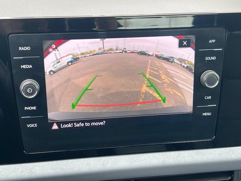 Used 2025 Volkswagen Jetta SE FWD image 16