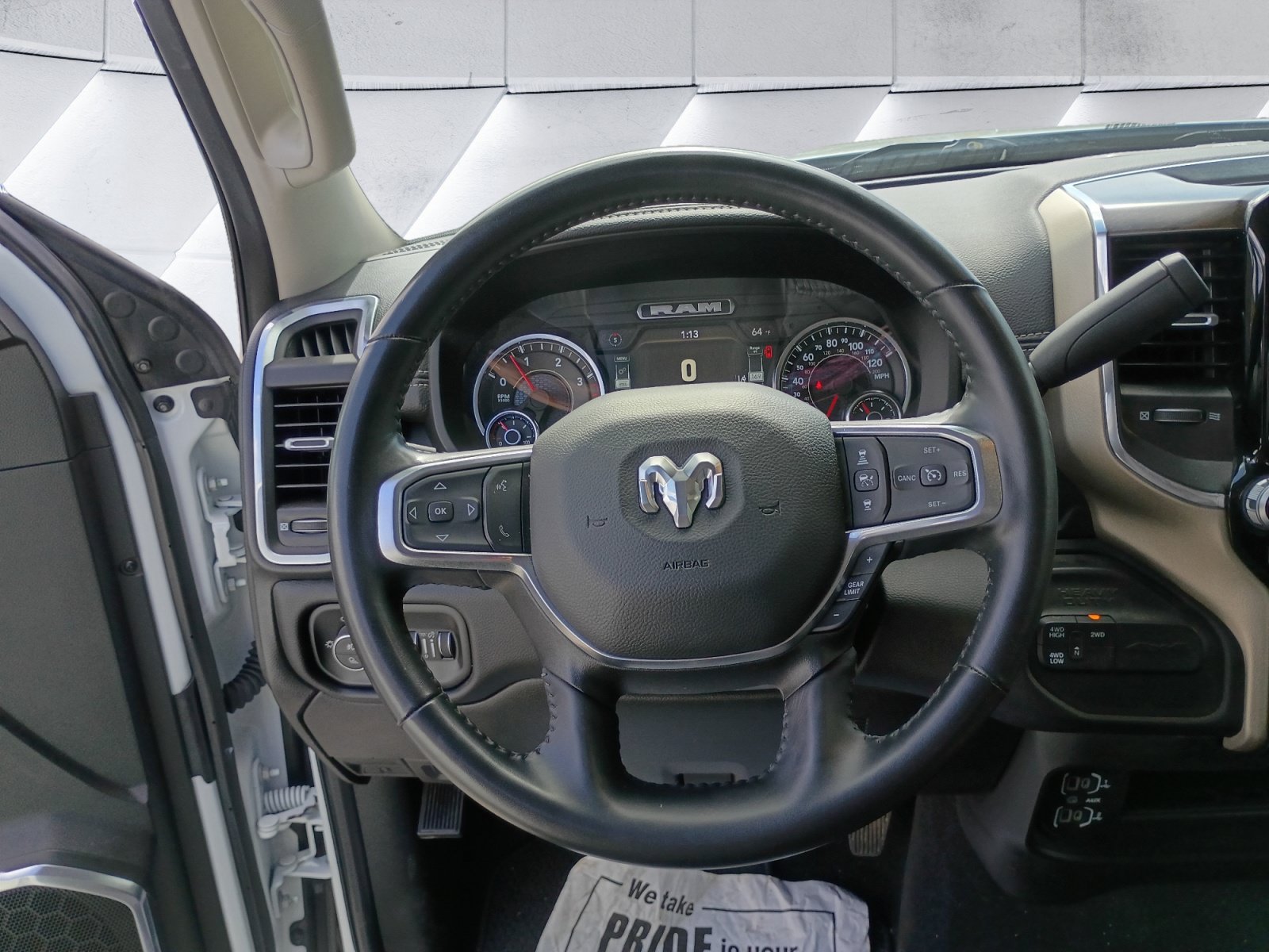 Used 2024 RAM 2500 Laramie w/ Safety Group AWD/4WD image 15