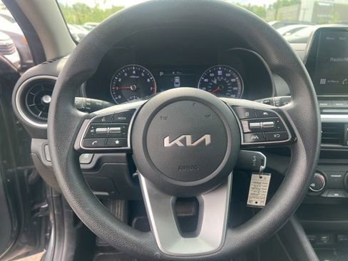 Used 2022 Kia Forte LXS FWD image 16