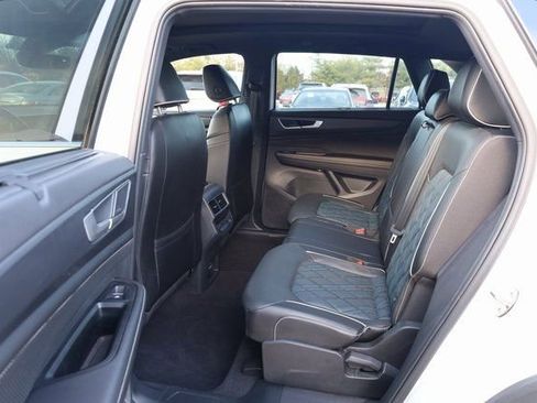 Used 2024 Volkswagen Atlas Cross Sport SEL Premium R-Line image 30