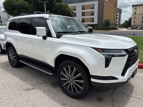 Used 2024 Lexus GX 550 w/ Accessory Package (Z1) AWD/4WD image 7