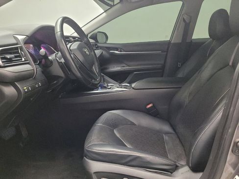 Used 2020 Toyota Camry XSE image 17